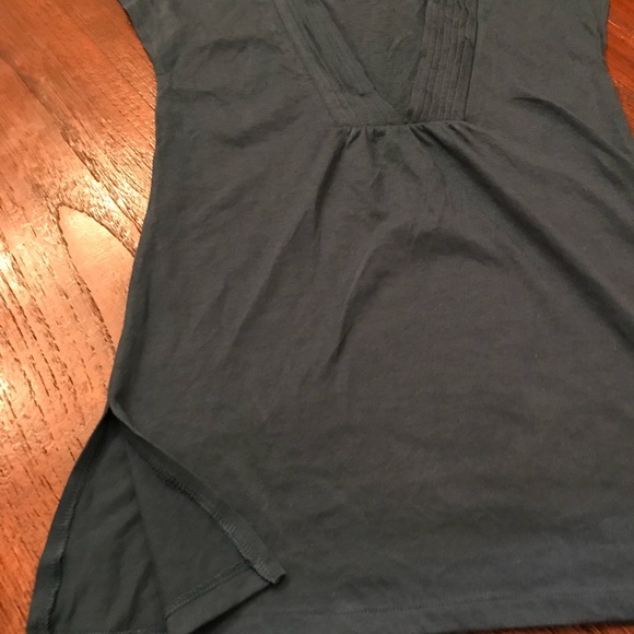 Old Navy V-Neck Tunic Tee - Picture 3 of 3